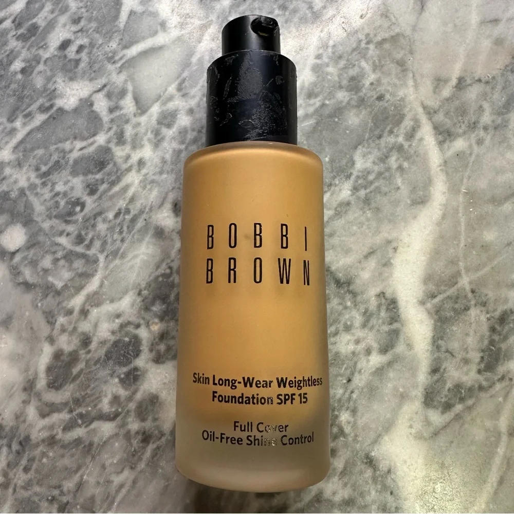 Bobbi Brown Longwear Weightless Foundation‎ Honey